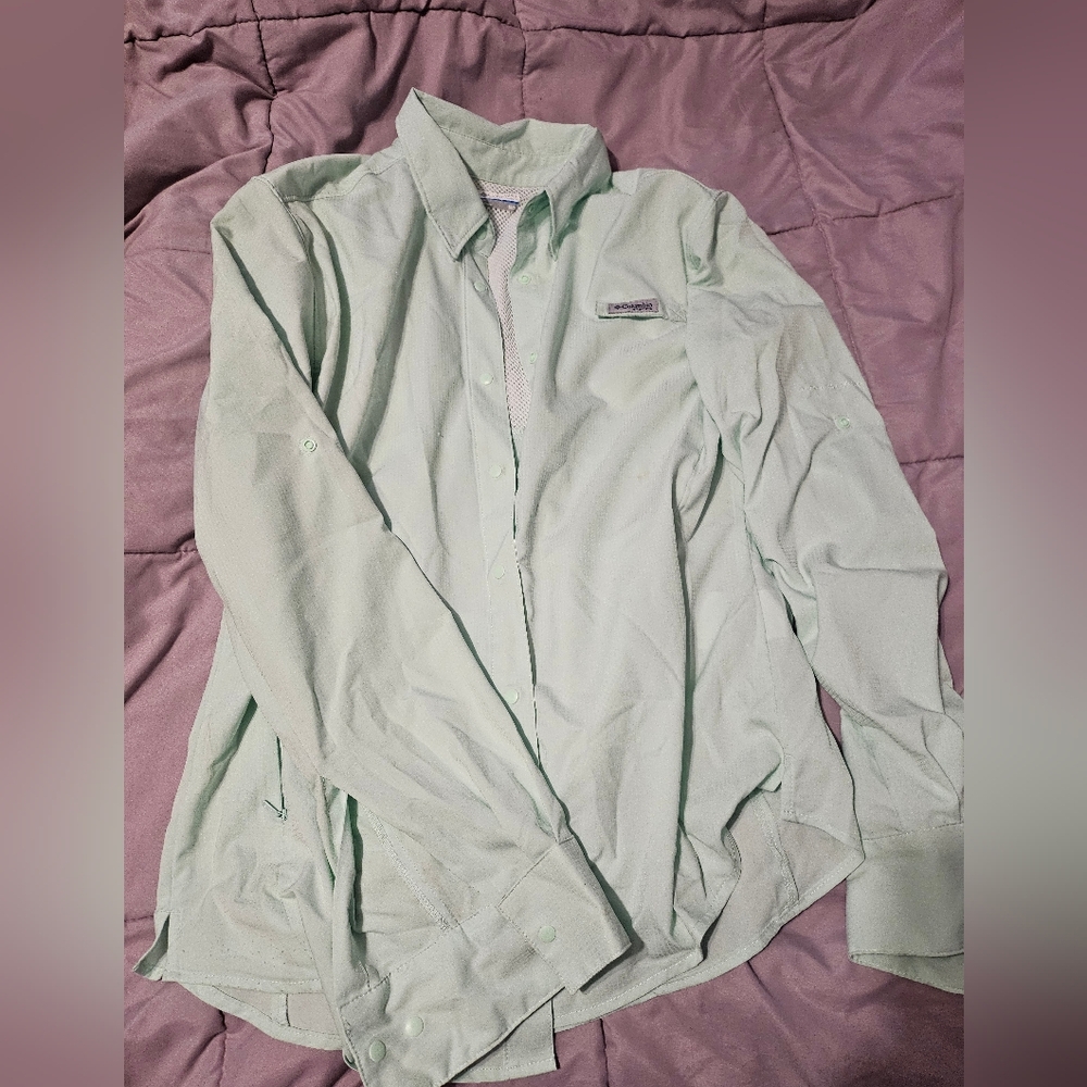 Columbia Light Green Button-Up Shirt